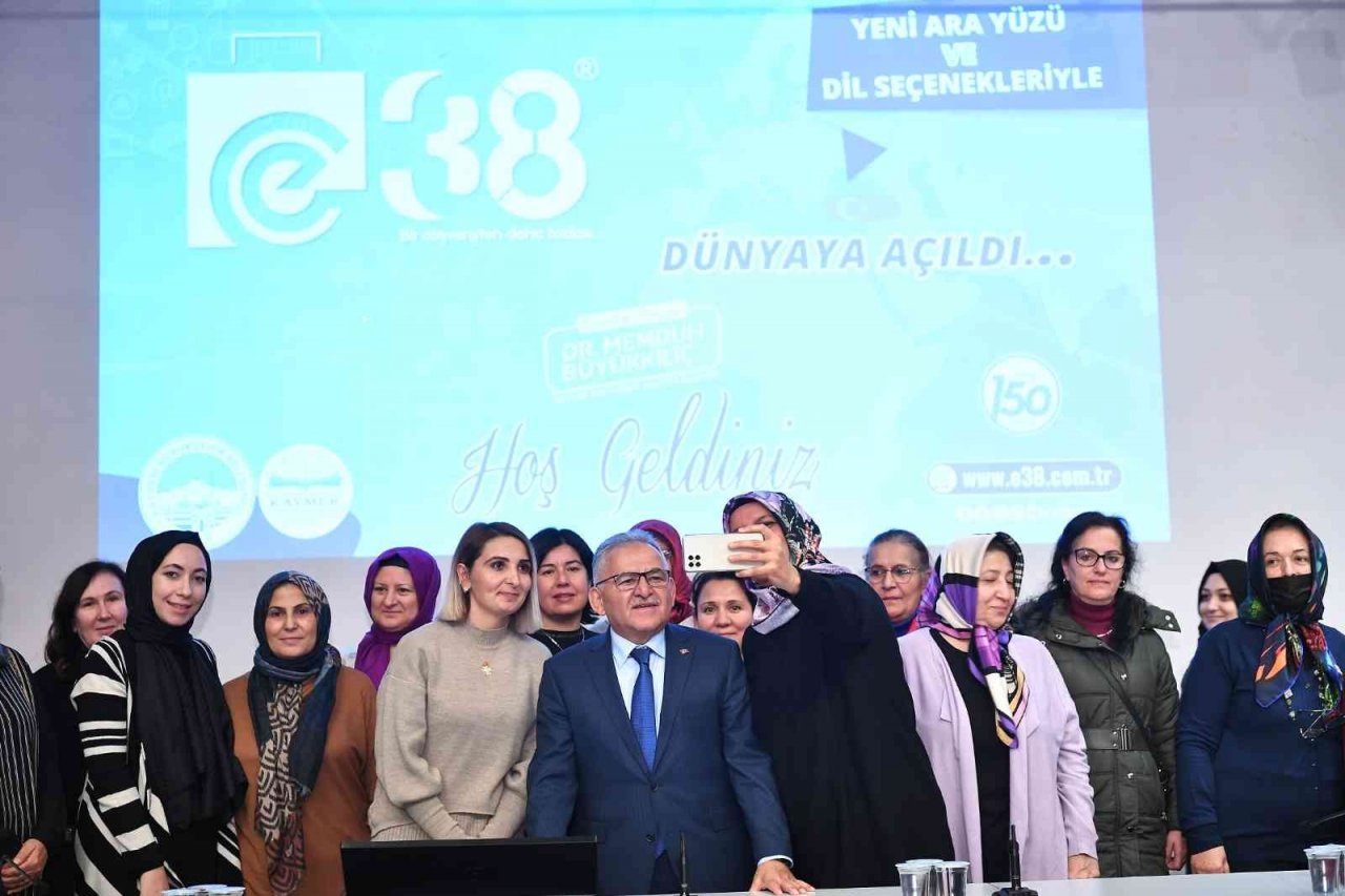 Başkan Büyükkılıç, e-38’in dünyaya açılan yeni ara yüzünü tanıttı