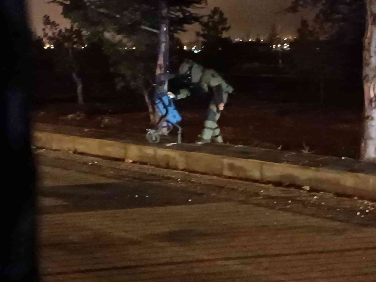 Hırsızlık şüphelisi kaçarken askeri alana girdi, çantası fünye ile patlatıldı