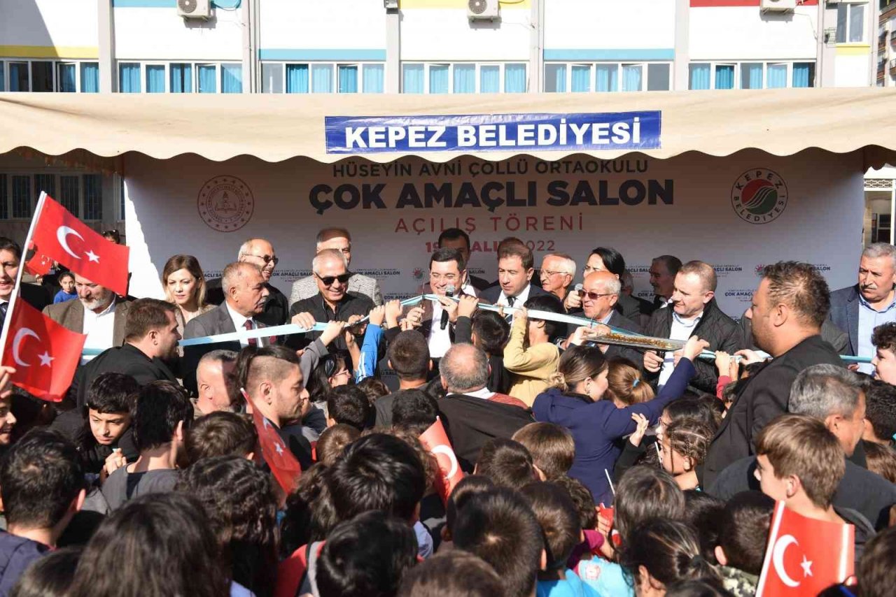 Kepez’den Hüseyin Avni Çöllü Ortaokulu’na Çok Amaçlı Salon