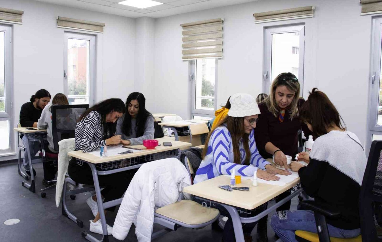 Maya: "Amacımız hobi değil, meslek edindirmek"