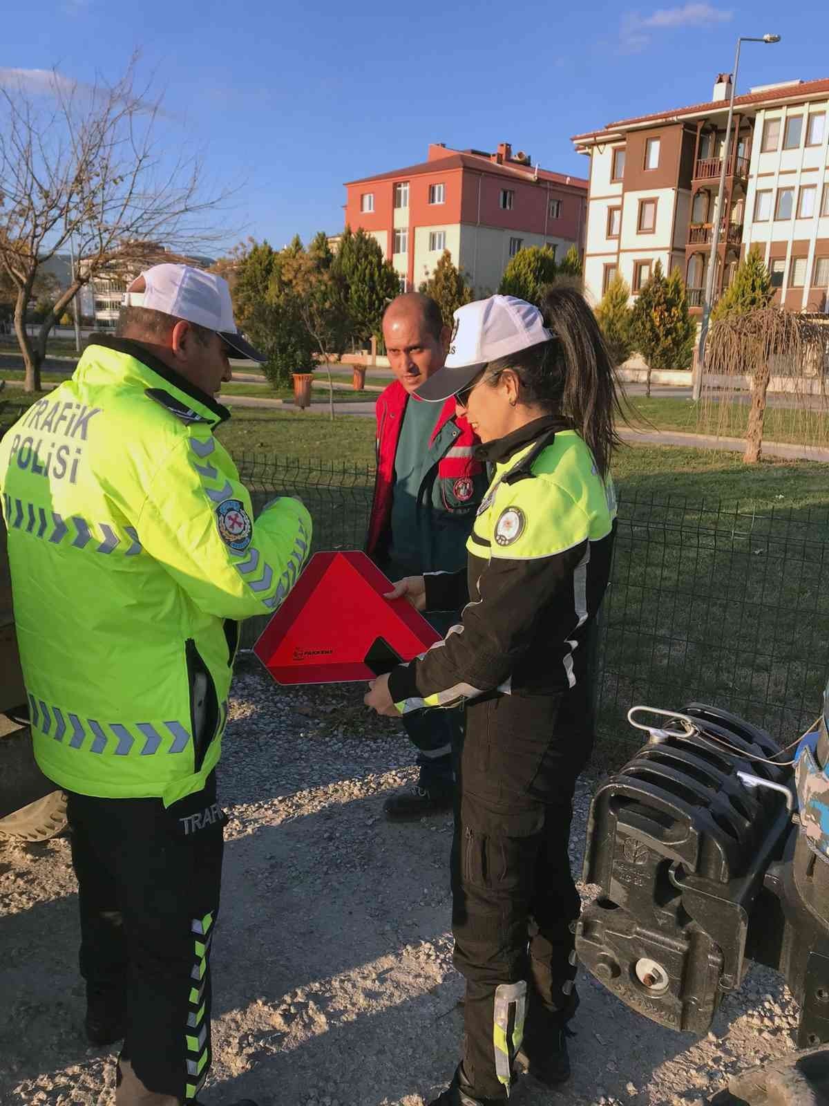 Trafik ekiplerinden traktörlere reflektör