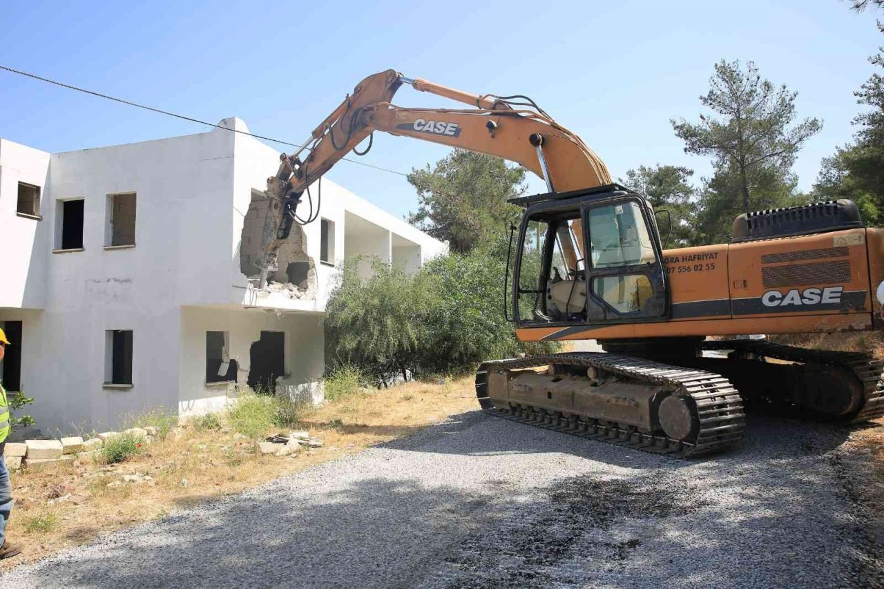 Bodrum’da 1 yılda 210 kaçak yapı yıkıldı, 1650 yapı mühürlendi