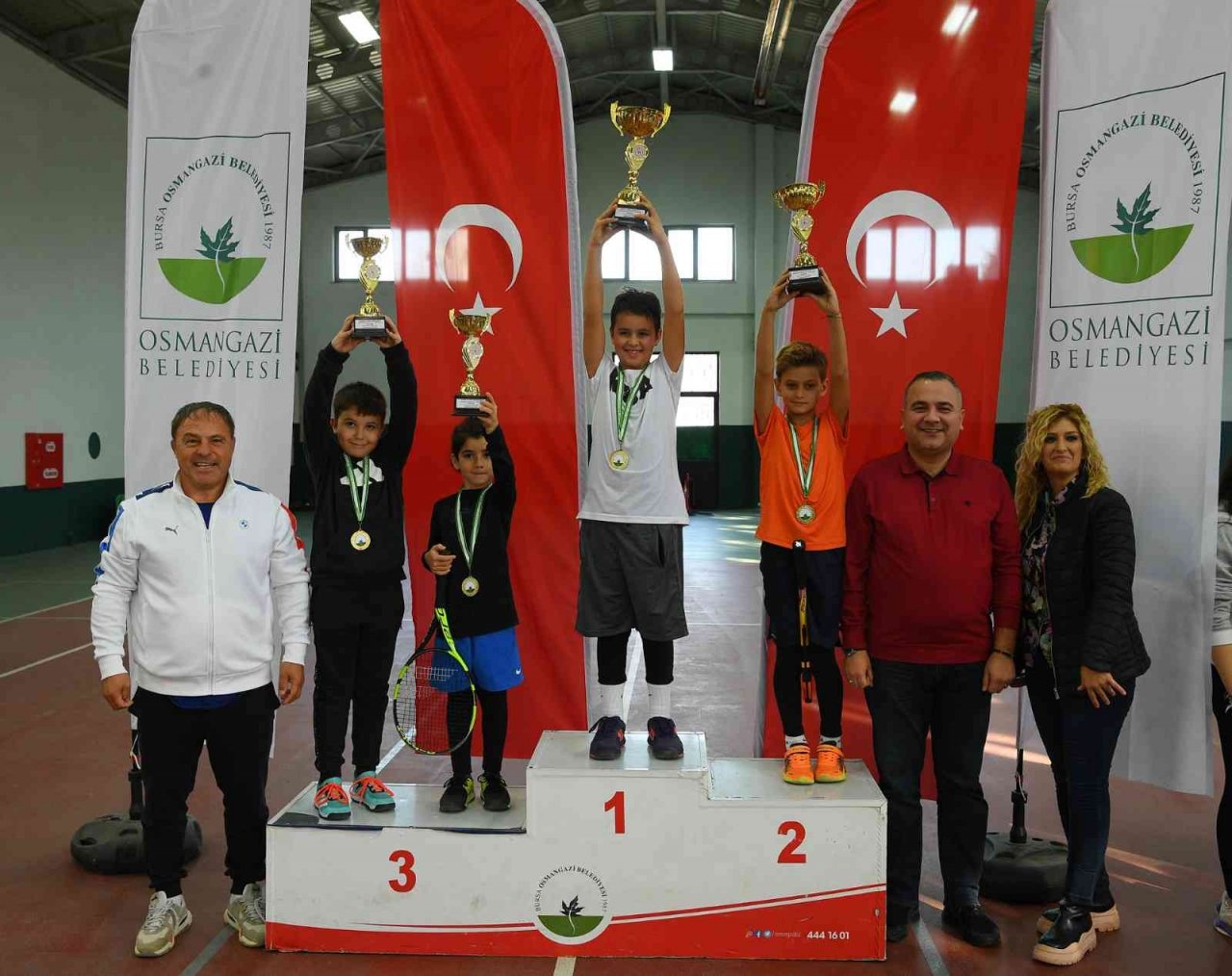 Osmangazi Tenis Kış Kupası nefes kesti