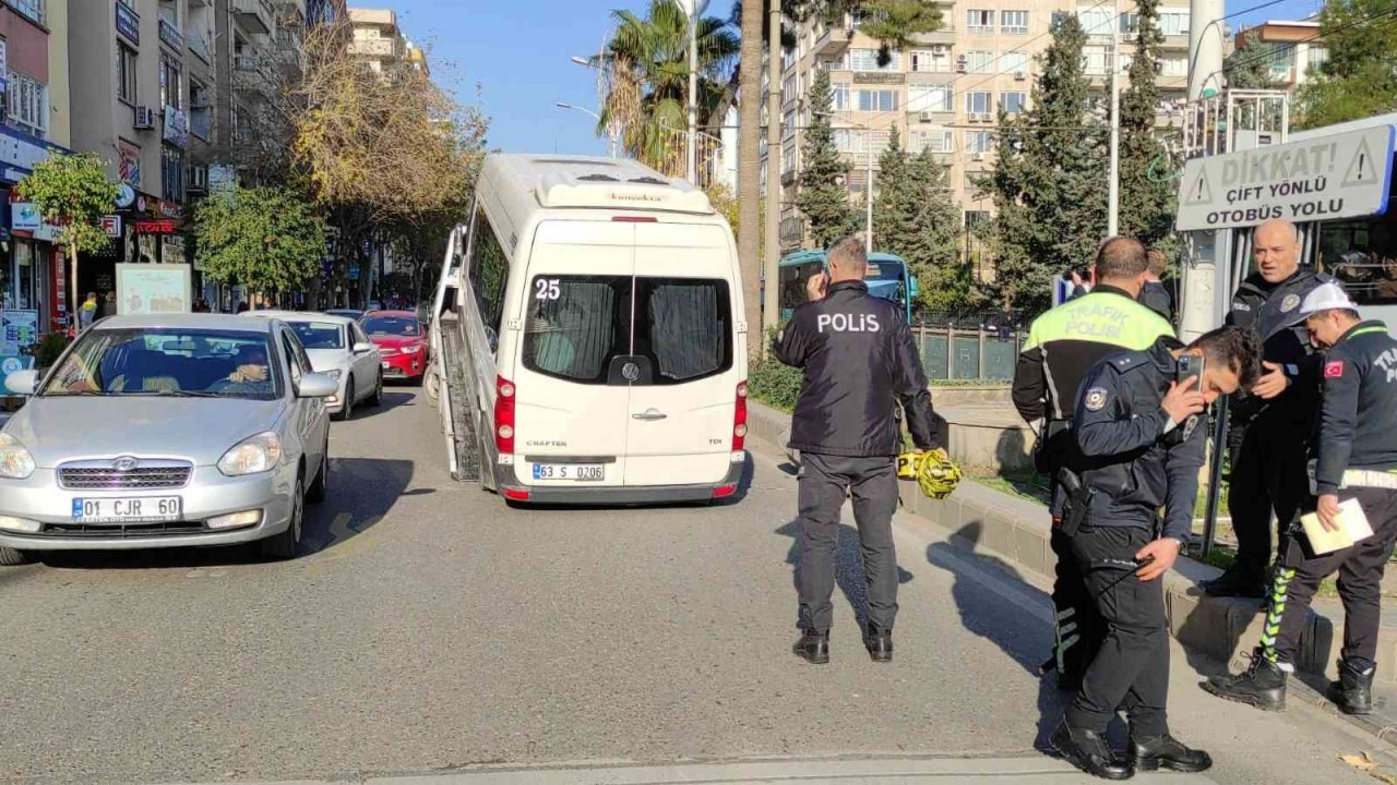 Şanlıurfa’da servis aracına silahlı saldırı: 1 yaralı