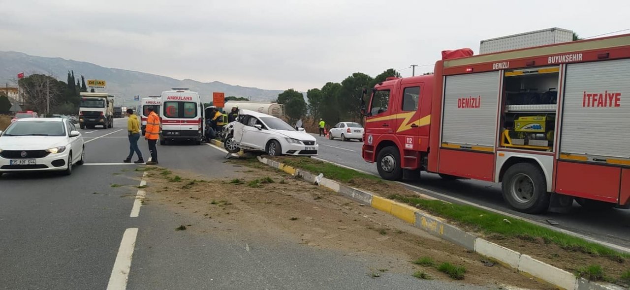 Sarayköy’de trafik kazası;3 yaralı