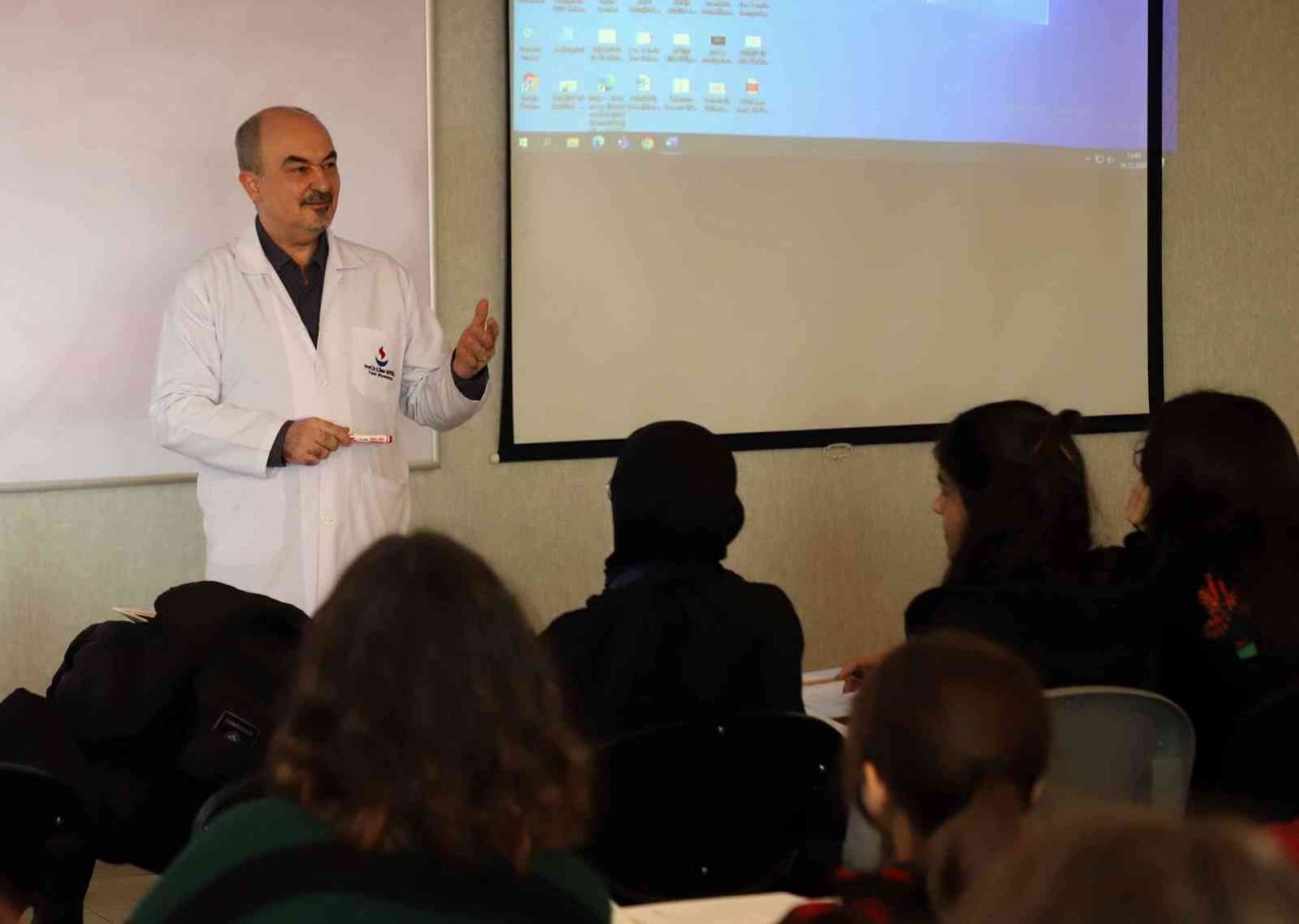 TOBB Fen Lisesi öğrencileri SANKO Üniversitesi’nde intörnlük ile ilgili bilgi aldı