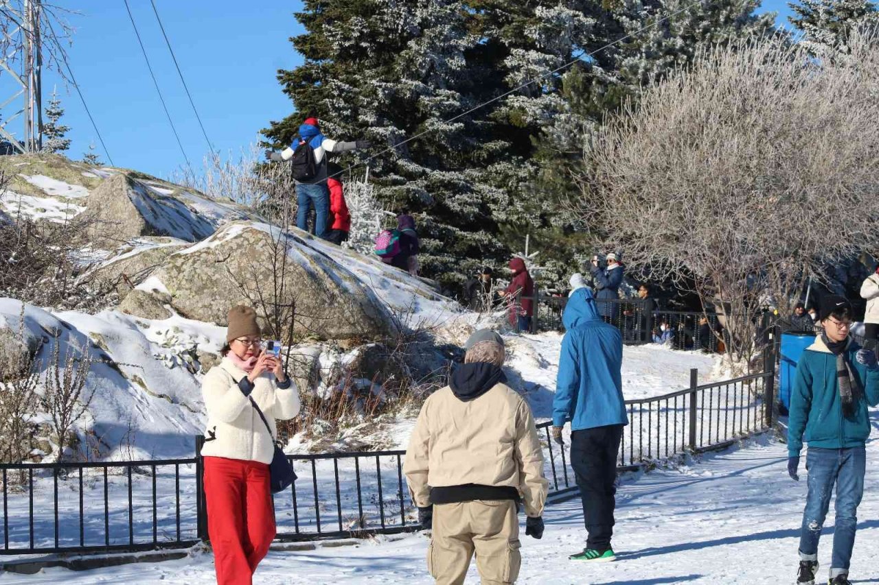 Uludağ beyaz gelinliğini giydi