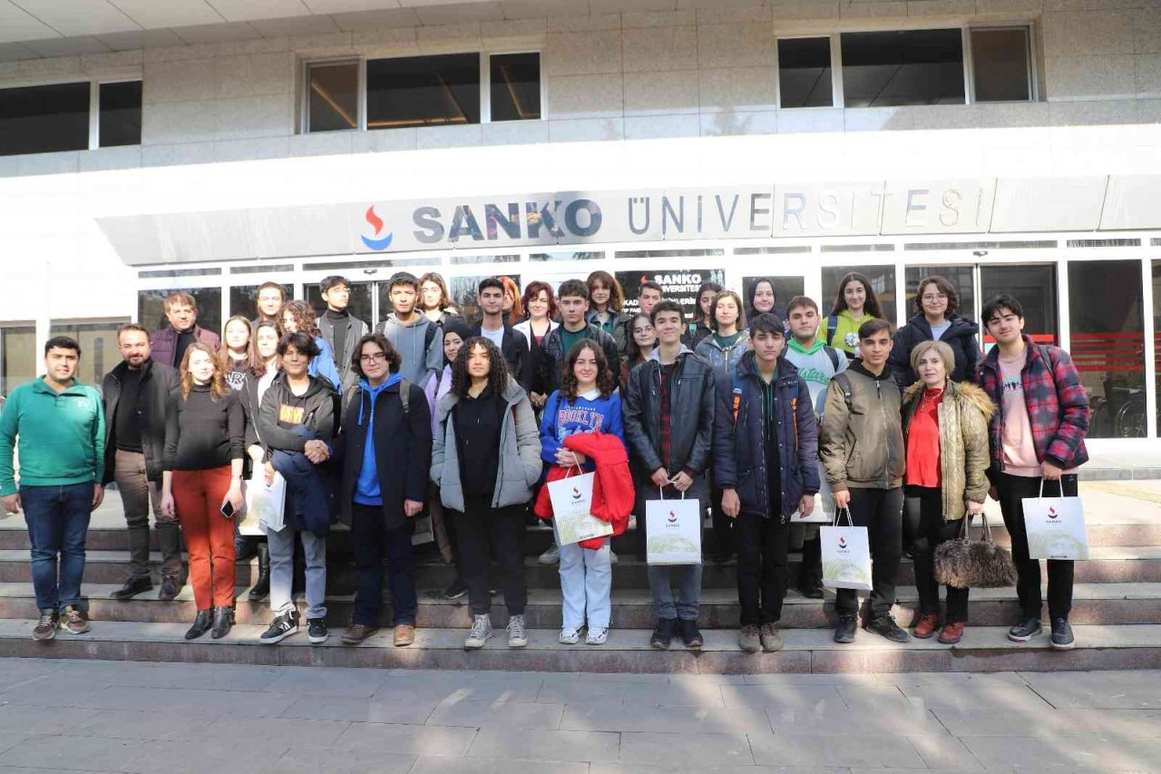 Aday öğrencilerden SANKO Üniversitesi’ni gezdi