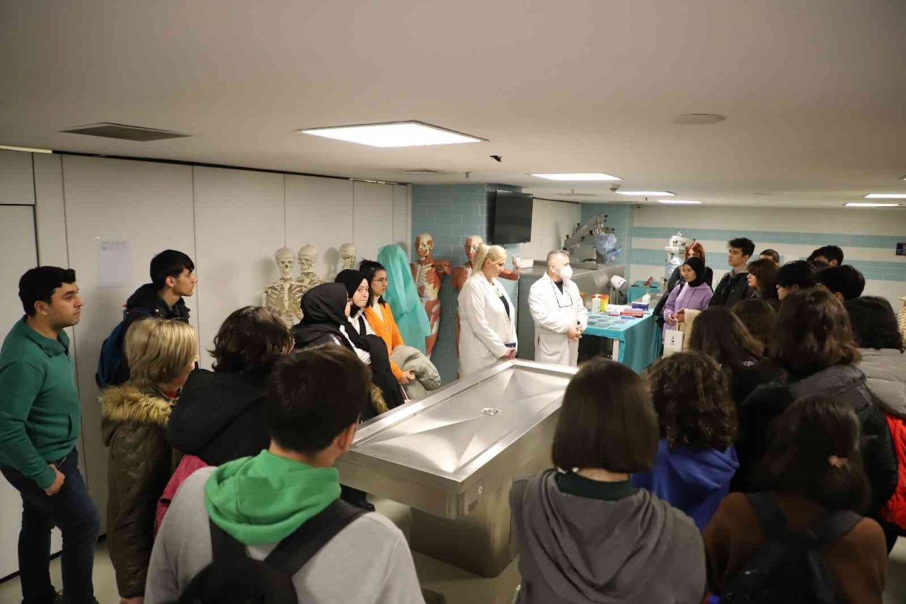 Aday öğrencilerden SANKO Üniversitesi’ni gezdi