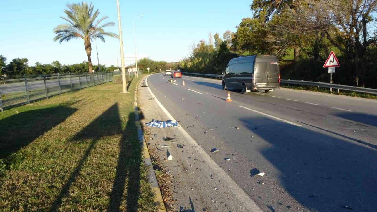 Manavgat’ta otomobil ile çarpışan motosiklet sürücüsü hayatını kaybetti