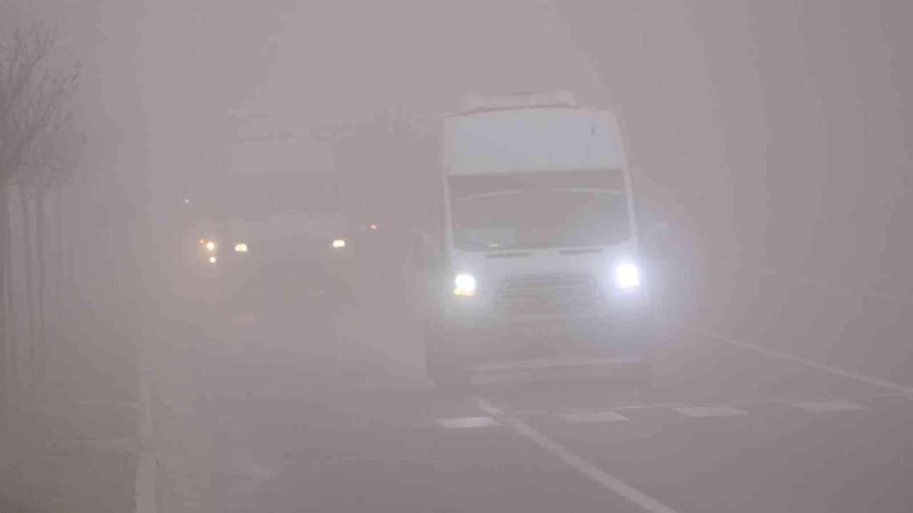 Elazığ’da sis etkili oldu