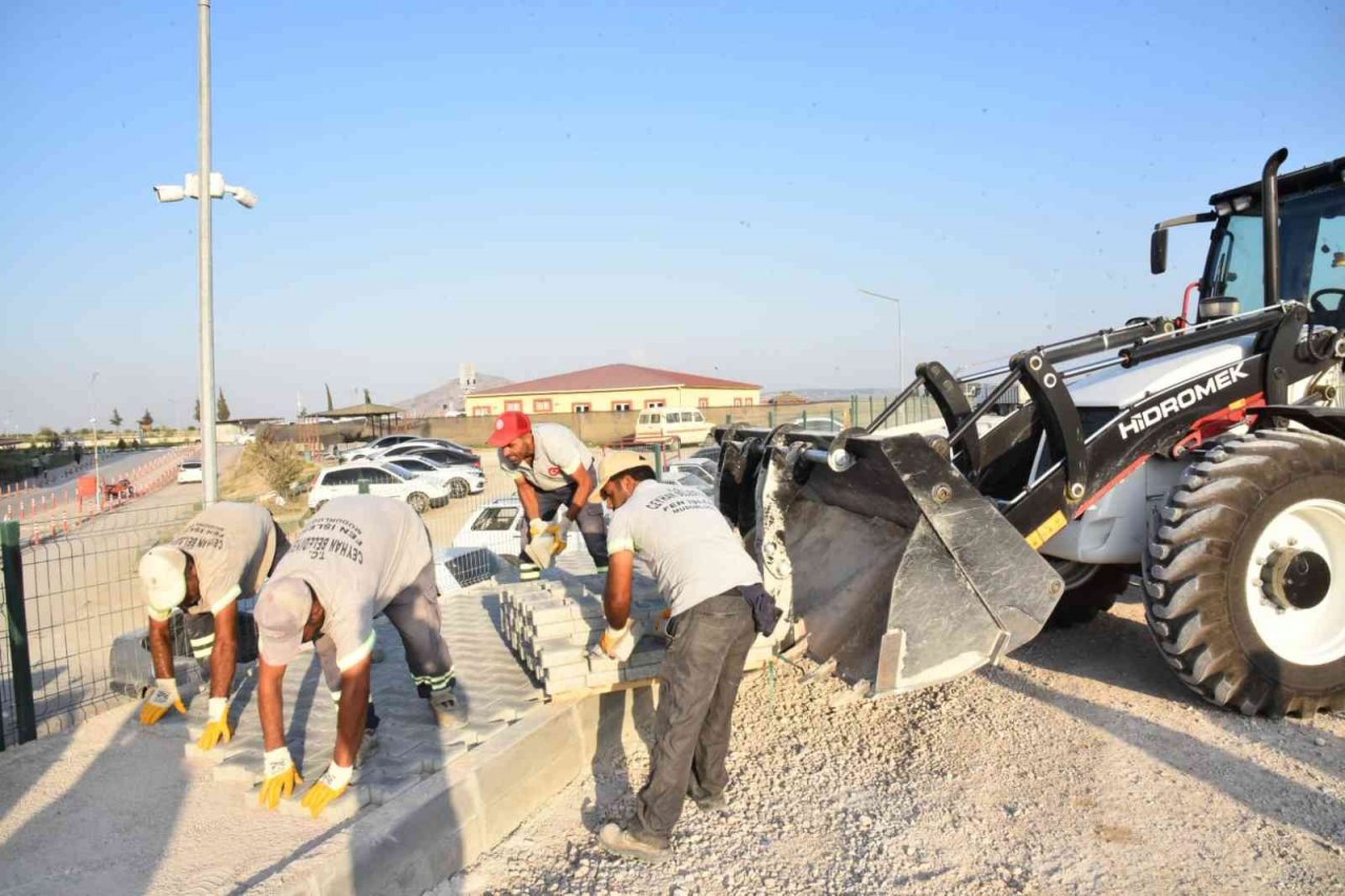Ceyhan’da köprü yapıldı, hastane yolu hizmete açıldı