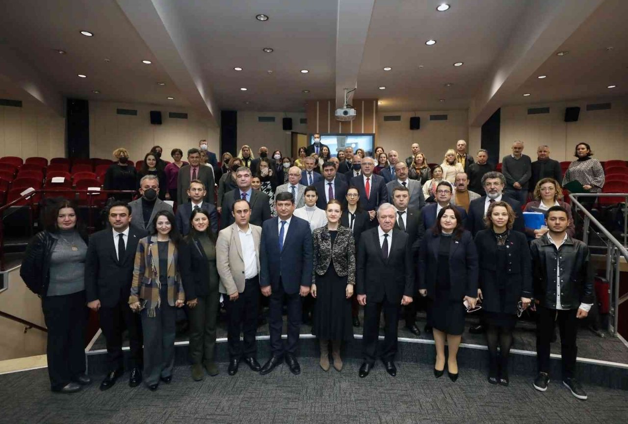 DEÜ’de "kardeş" buluşması