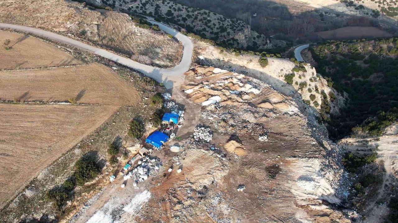 Tabiat parkı ilan edilen Ulubey Kanyonu sahasına çöp döküldüğü iddiası