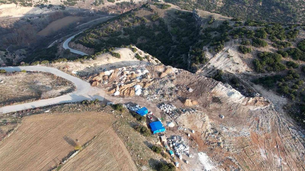 Tabiat parkı ilan edilen Ulubey Kanyonu sahasına çöp döküldüğü iddiası