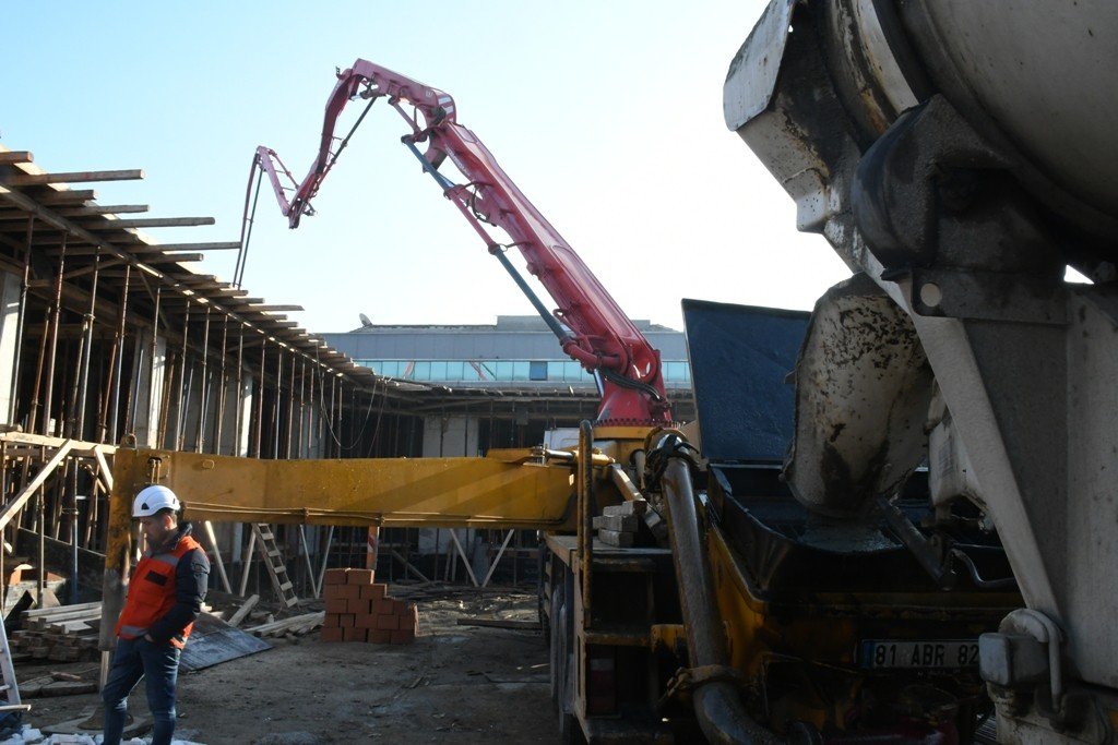 Cami meydan çarşı konsepti şekilleniyor