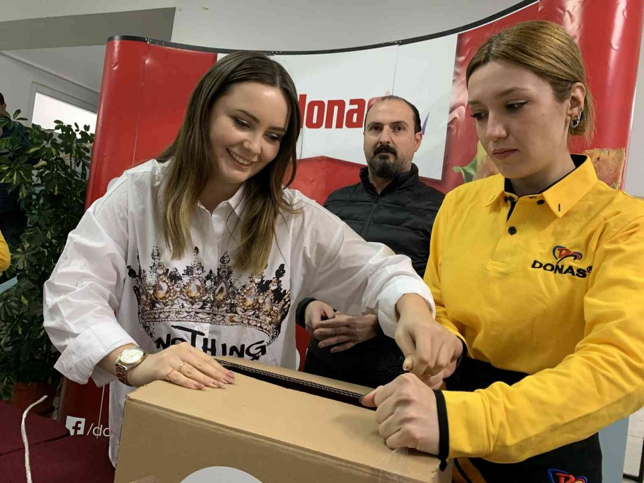 Kariyer Günleri etkinliğinde öğrencilere ücretsiz yemek ikramı