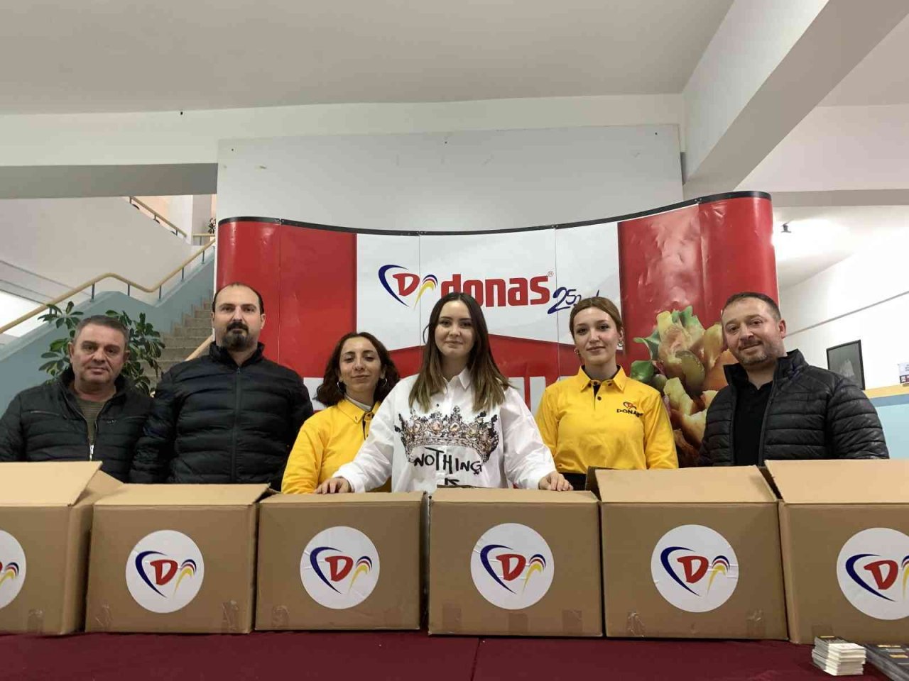 Kariyer Günleri etkinliğinde öğrencilere ücretsiz yemek ikramı