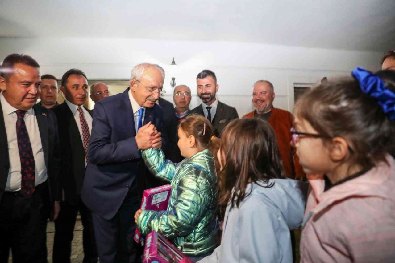 Kılıçdaroğlu Pençe-Kilit Operasyonu şehidinin ailesini ziyaret etti