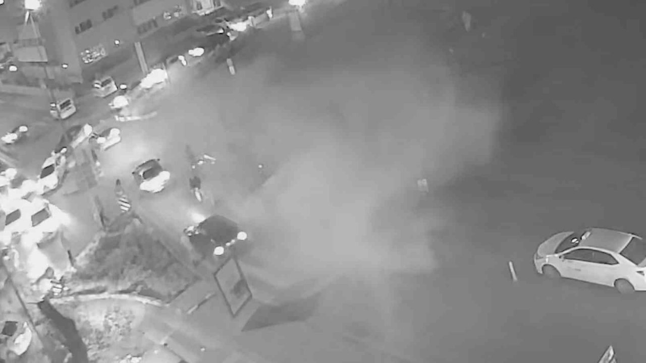 LPG’li otomobil bir anda alev aldı, son anda kaçtıkları anlar kameraya yansıdı