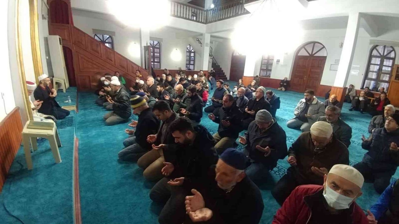 Köyceğiz’de vatandaşlar Sabah Namazı’nda buluşuyor