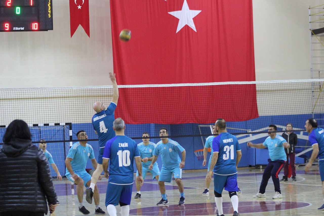 Kaymakamlık turnuvasında finalin adı: Esnafspor - Milli Eğitim