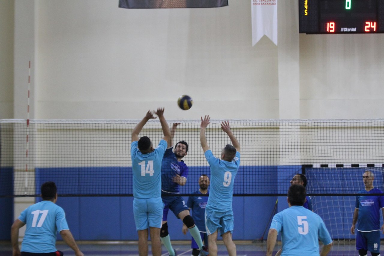 Kaymakamlık turnuvasında finalin adı: Esnafspor - Milli Eğitim