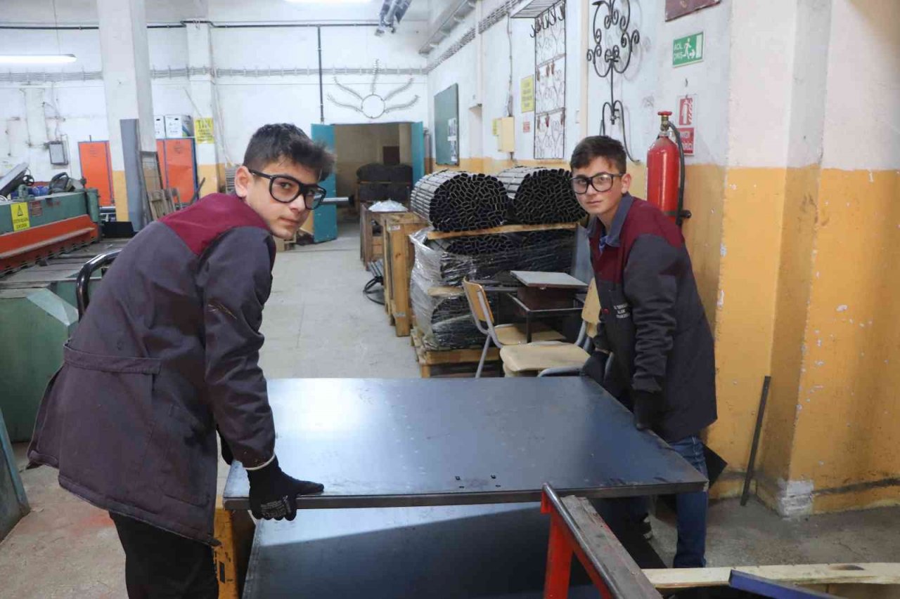 7 farklı alanda üretim yapan liseden 4,5 milyon TL ciro