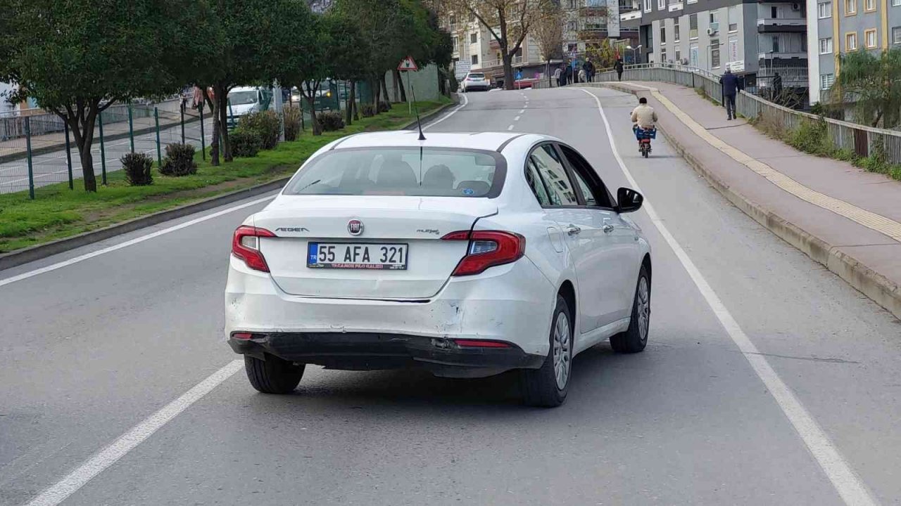 Samsun’da köpeğe çarpmamak için yavaşlayan araca otomobil çarptı: 3 yaralı