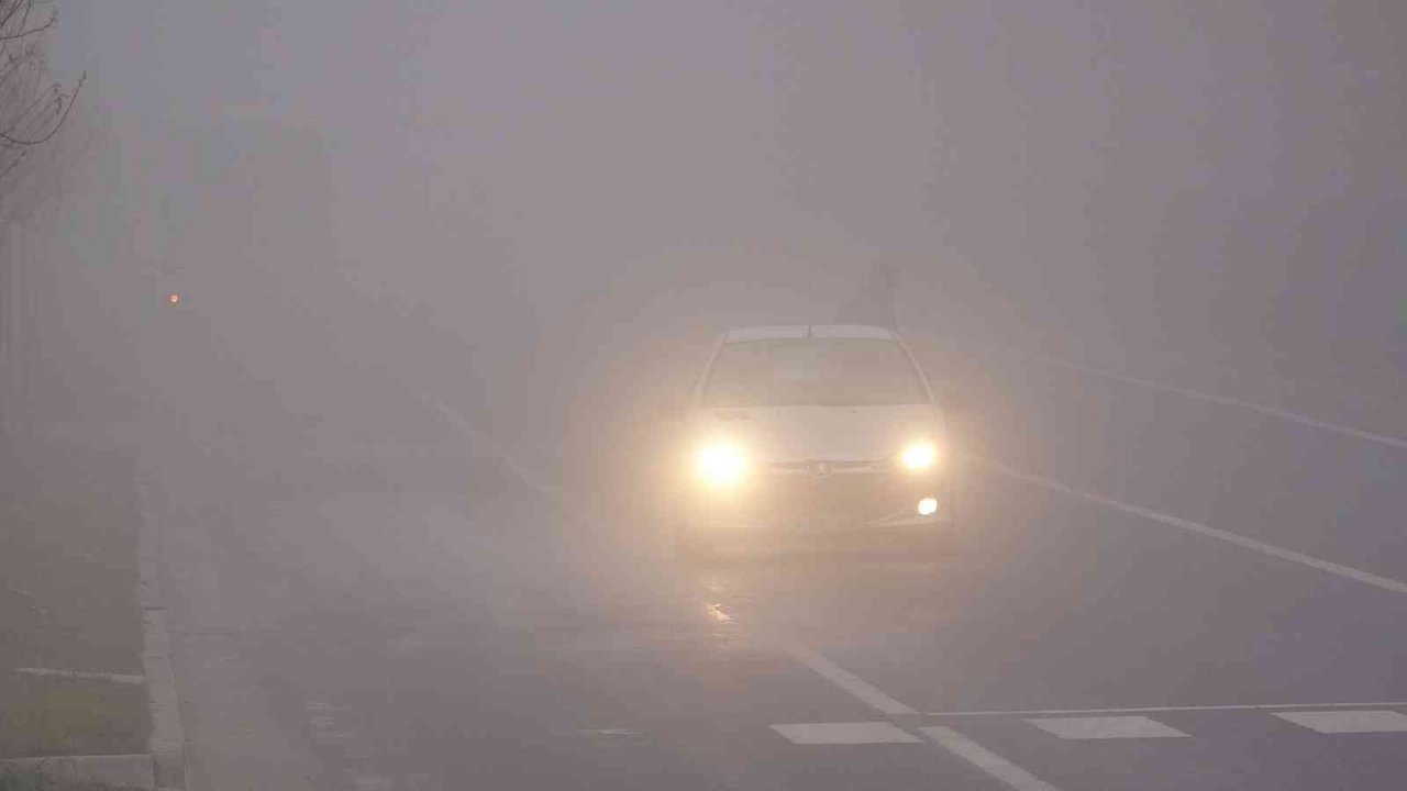 Elazığ’da sis etkili oldu