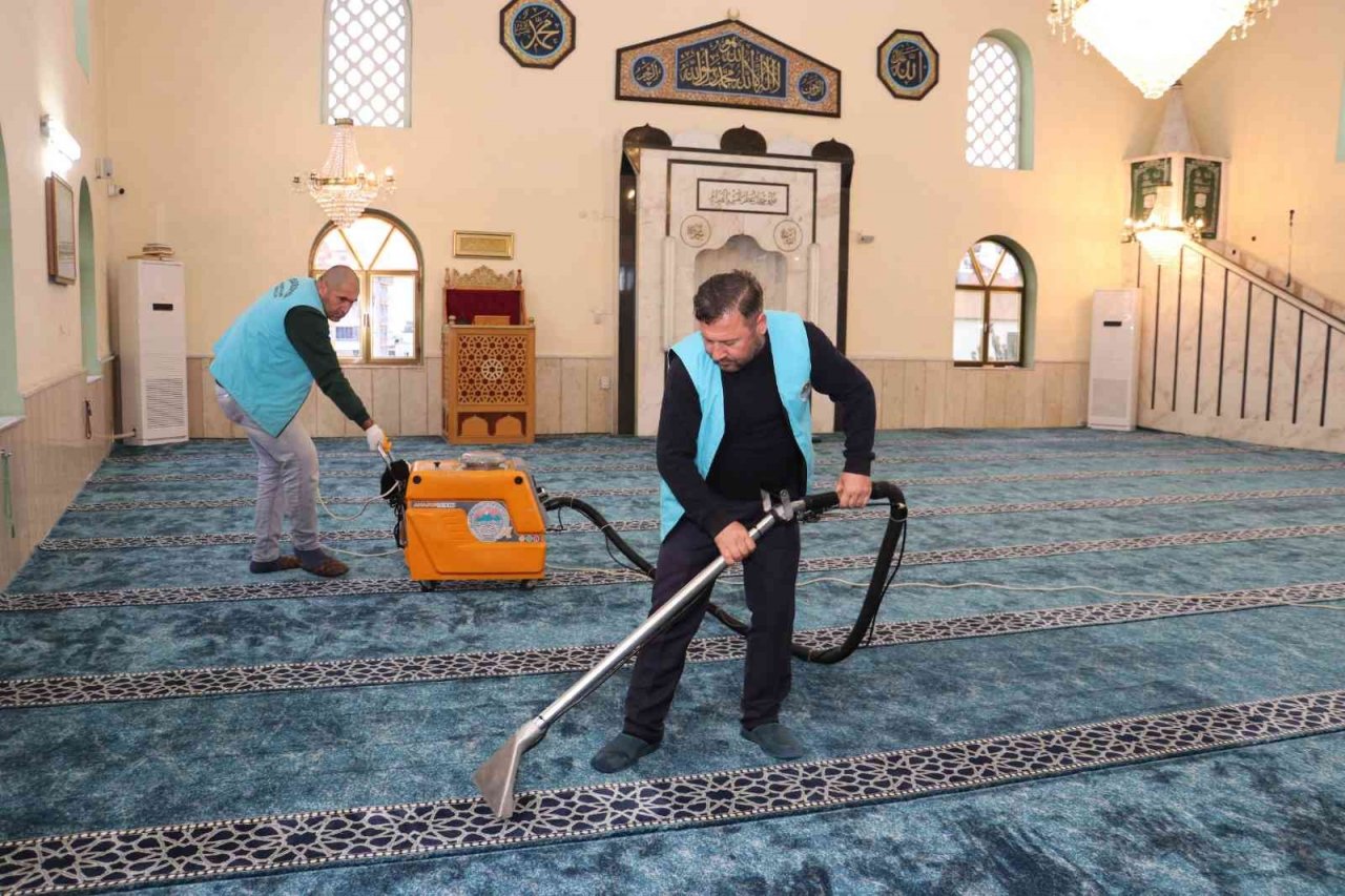 Toroslar’da ibadethaneler temizleniyor