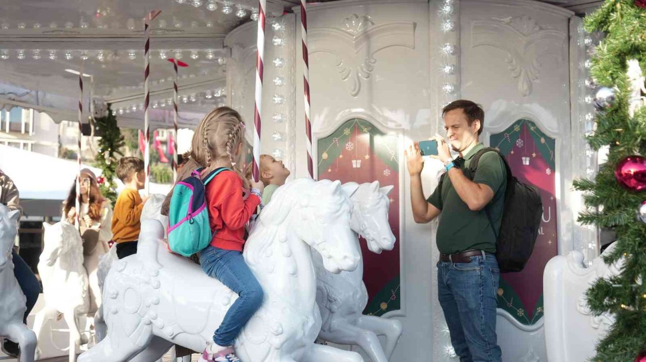 Doku Medical atlıkarınca ile çocukluğa dönüş