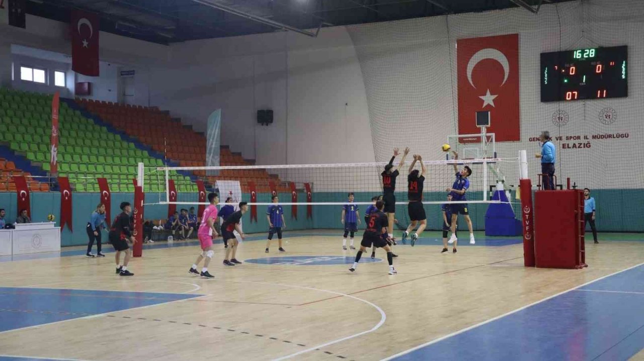 Elazığ’da gençler voleybol müsabakaları sona erdi