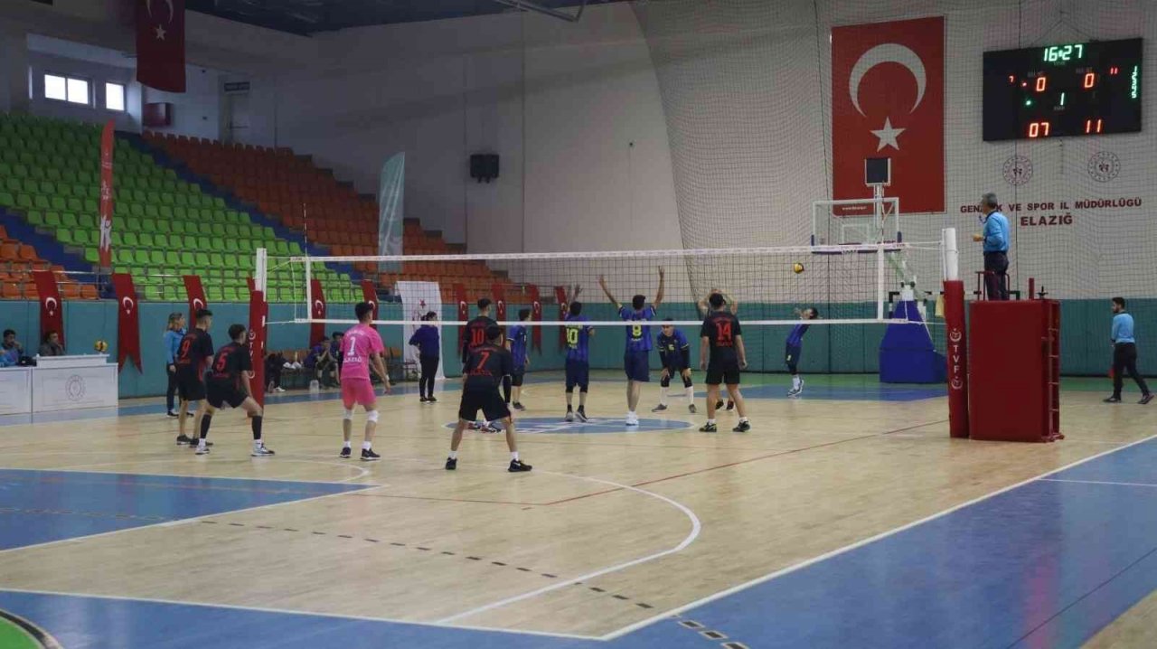 Elazığ’da gençler voleybol müsabakaları sona erdi