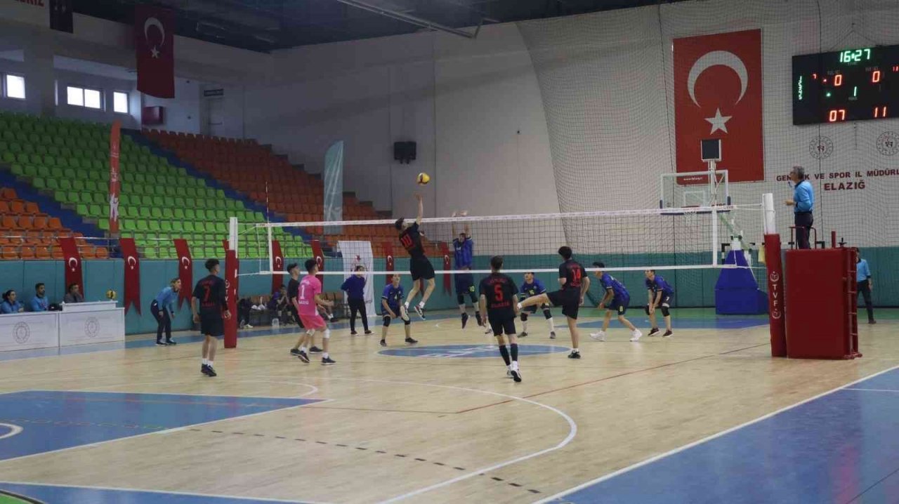 Elazığ’da gençler voleybol müsabakaları sona erdi
