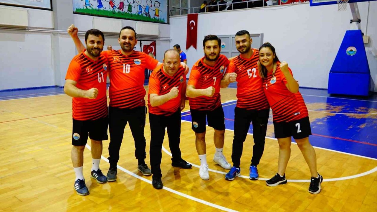 İlkadım Belediyesi Birimler Arası Voleybol Turnuvası başladı