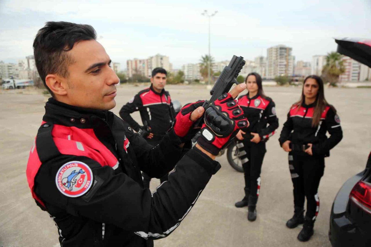 Sokaktaki polis sayısı artınca suç azaldı, ele geçen silah sayısı arttı
