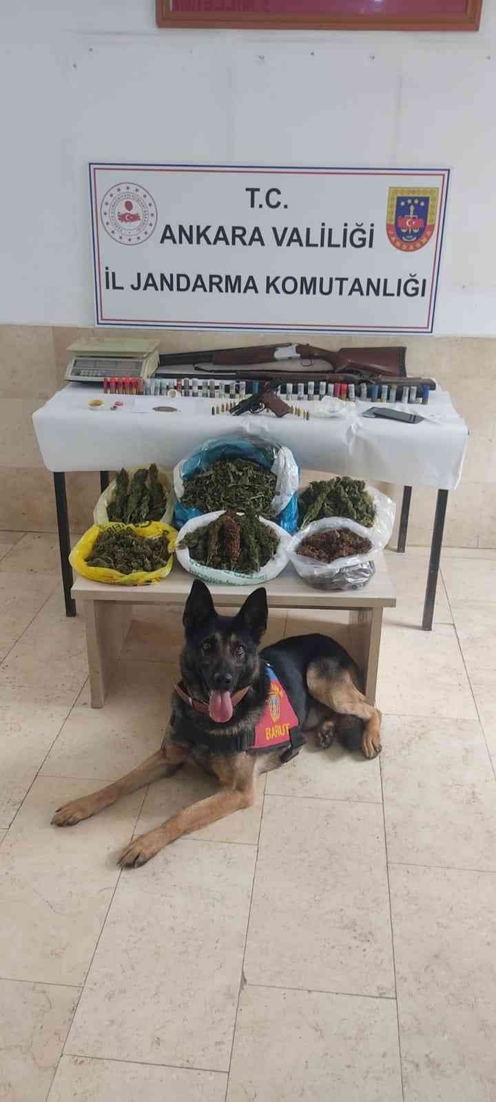 Uyuşturucu imali için evini seraya çeviren zehir tacirlerine jandarma göz açtırmadı