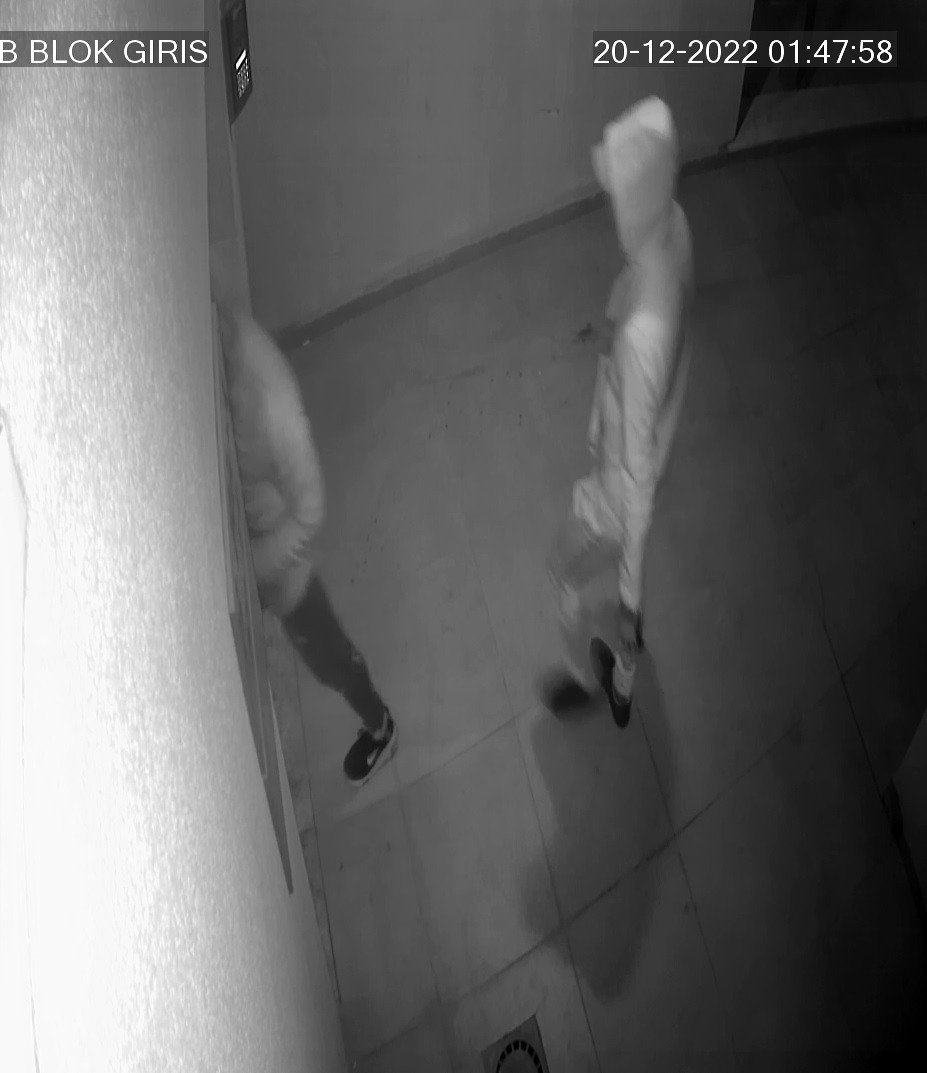 Apartman garajına girip 35 bin lira değerindeki motosikleti böyle çaldılar