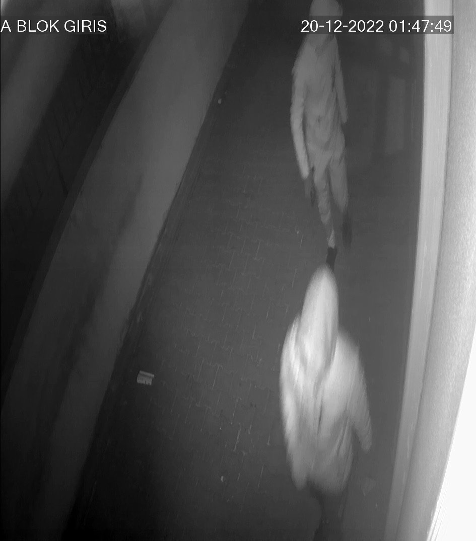 Apartman garajına girip 35 bin lira değerindeki motosikleti böyle çaldılar