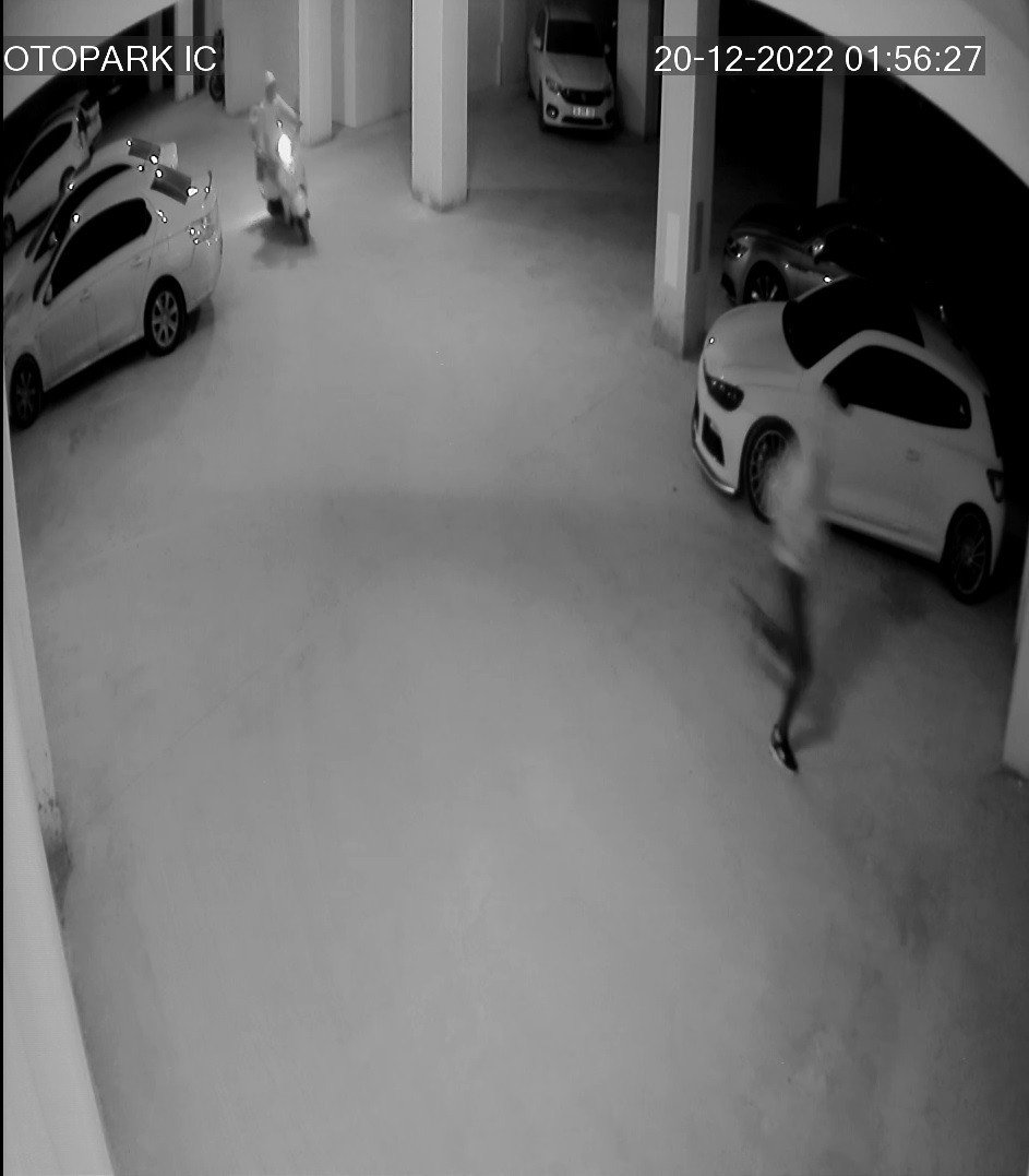 Apartman garajına girip 35 bin lira değerindeki motosikleti böyle çaldılar
