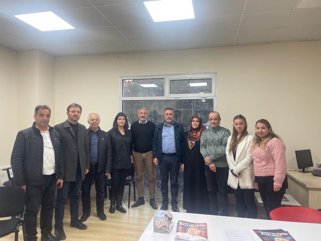 Bayraklı’da Halk Konut Bilgilendirme Ofisi yüzleri güldürdü