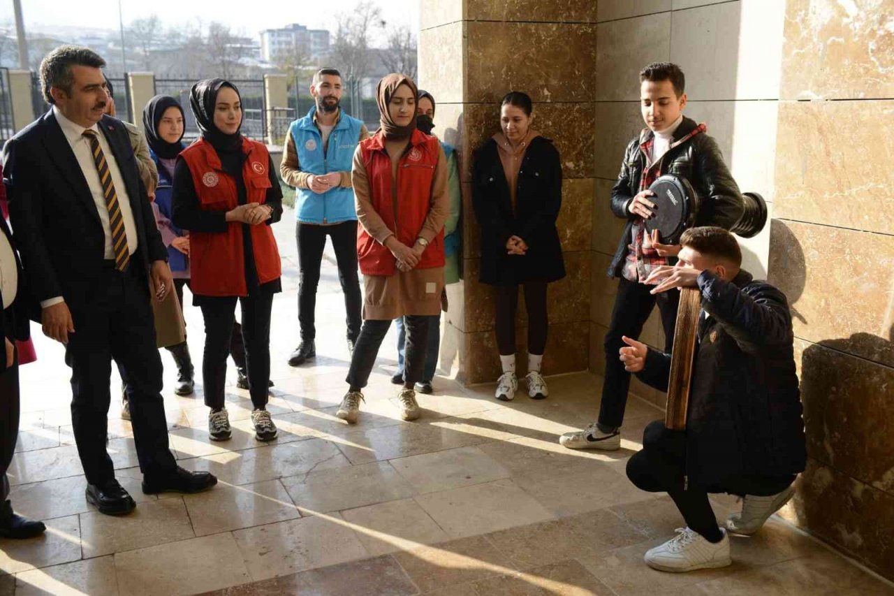 Yıldırım Gençlik Merkezi’nde dersler başladı