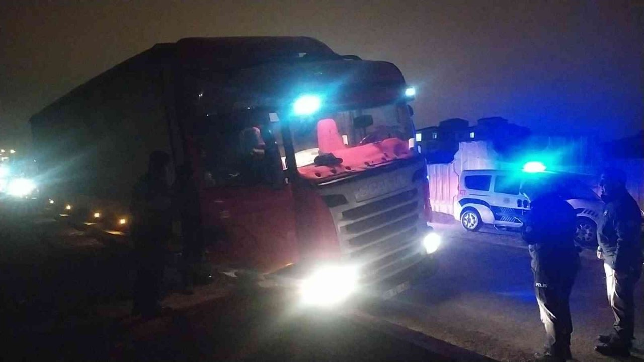 Direksiyon başında kalp krizi geçiren sürücü hayatını kaybetti