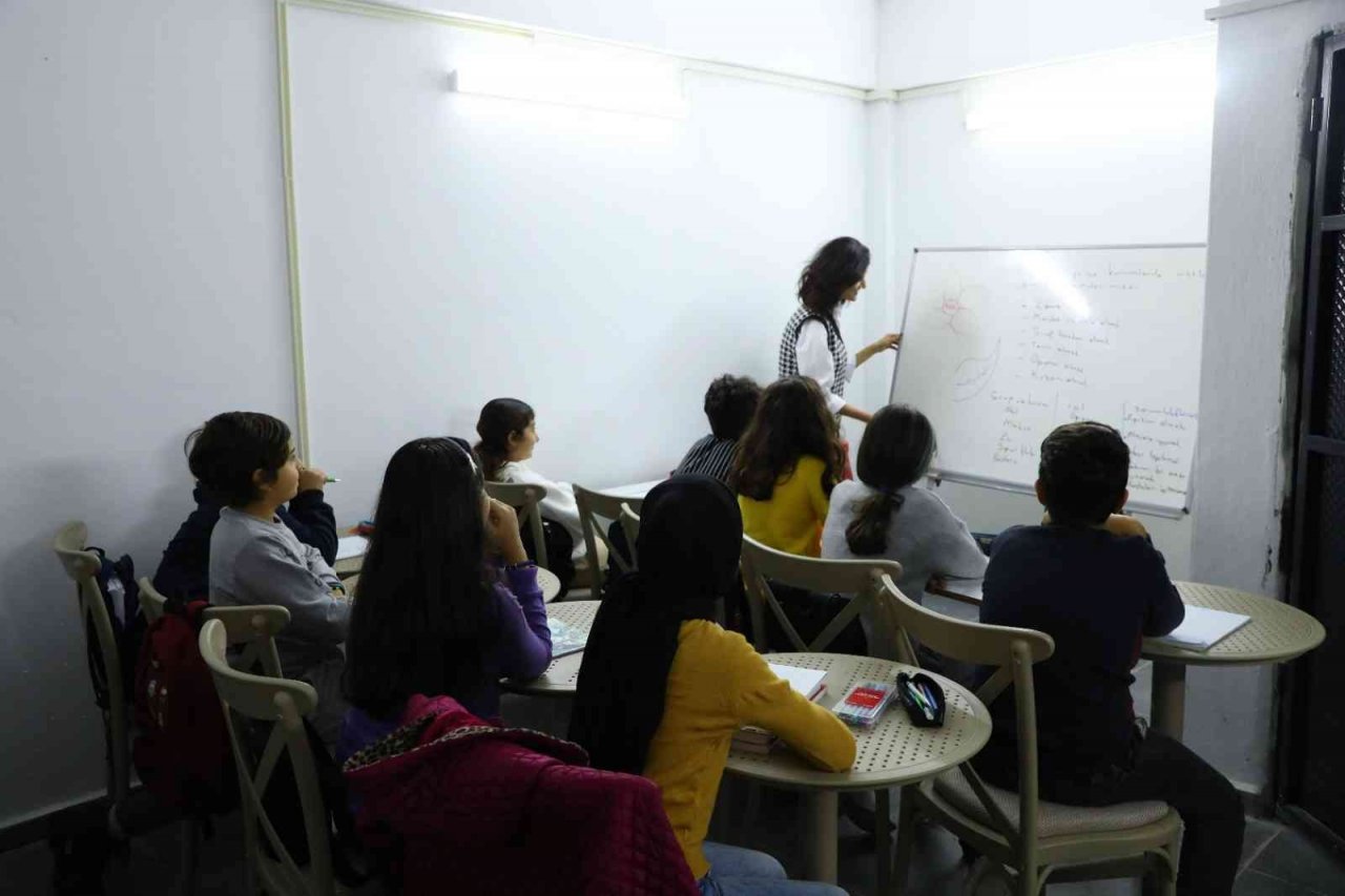 Yenişehir Belediyesinden ihtiyaç sahiplerine ücretsiz dershane hizmeti