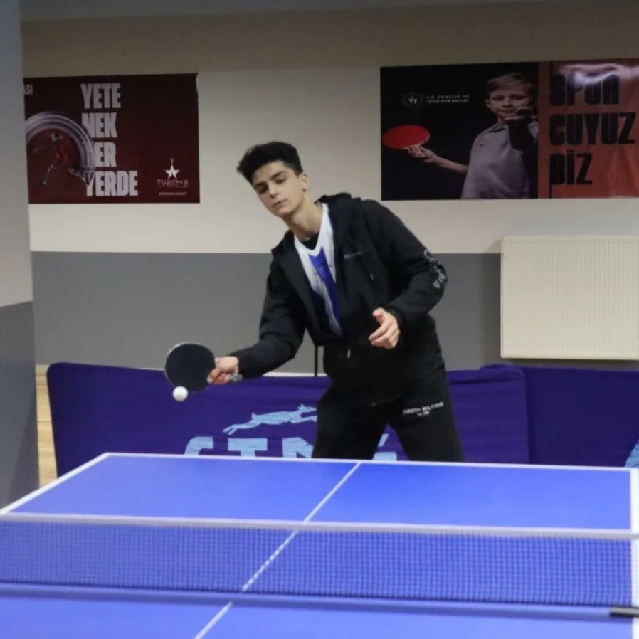 Elazığ’da gençler masa tenisi müsabakaları başladı