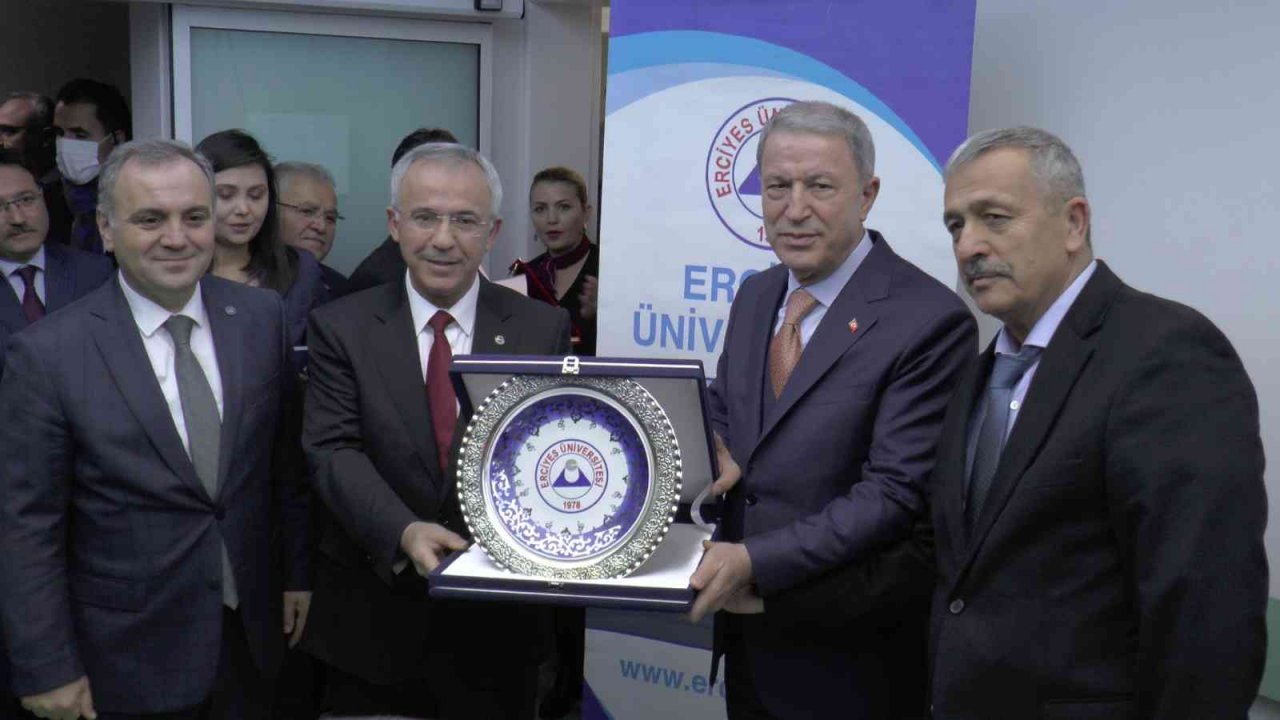 Bakan Akar: “Kayserililer her zaman her konuda devletin yanında olmuşlardır”