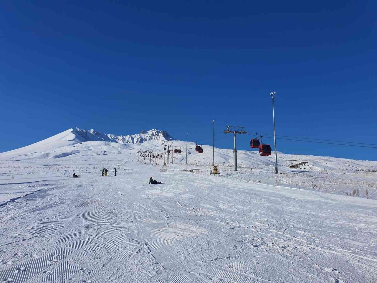 Erciyes’te sezon açıldı: Hedef 3 milyon turist