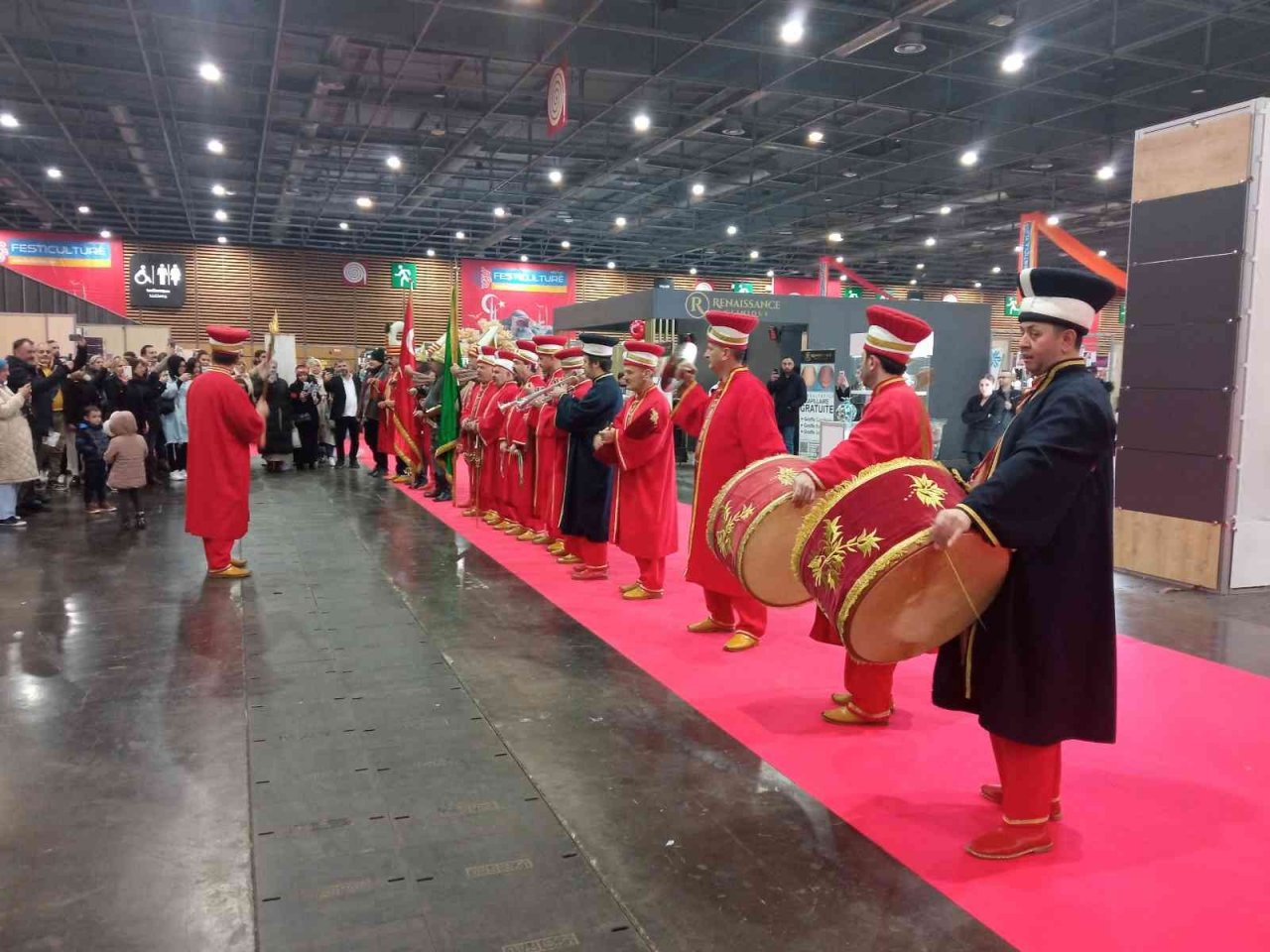 Bursa mehter takımı Fransa’yı fethetti