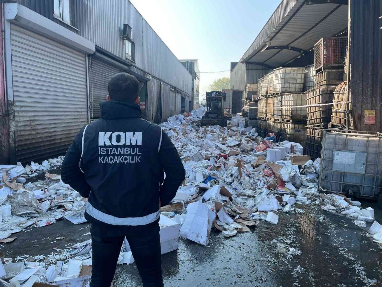 İstanbul’da ele geçirilen 123 ton kaçak tütün ve tütün mamülleri imha edildi